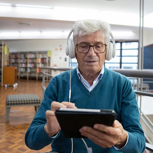 Symbolbild-digital-im-Alter-stuttgart-vaihingen Symbolbild Digital im Alter - Sprechstunde in Stuttgart-Vaihingen
